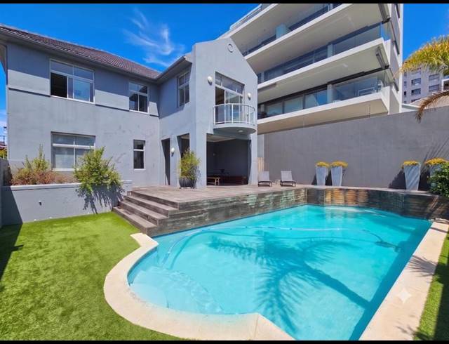 4 BEDROOM HOUSE FOR SALE IN BANTRY BAY